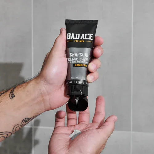 HAUTPFLEGE-SET MIT AKTIVKOHLE